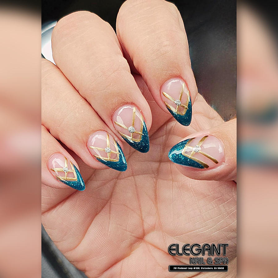 Minimalist nail design